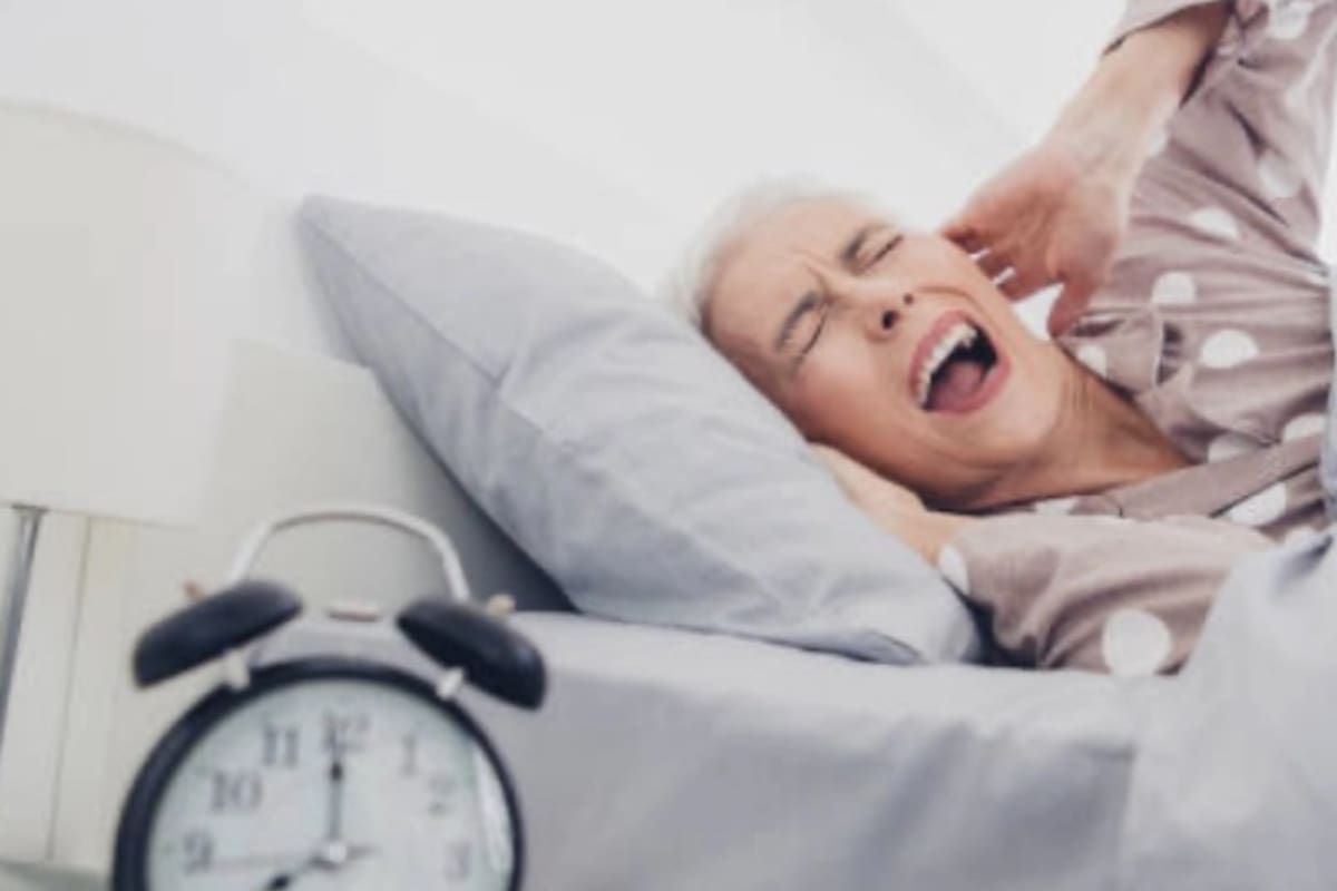La hormona es secretada por el cuerpo humano de manera natural cuando la luz ambiental se reduce