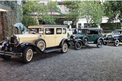 A Hupp Motor Car Company de Detroit criou a marca Hupmobile e os fabricou de 1909 a 1939.