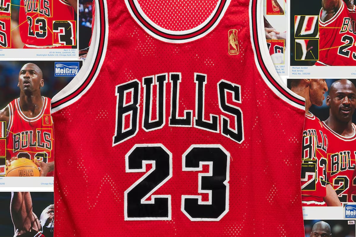 La icónica camiseta que usó Michael Jordan en Chicago Bulls que fue subastada en casi 5 millones de dólares (Sothebys)