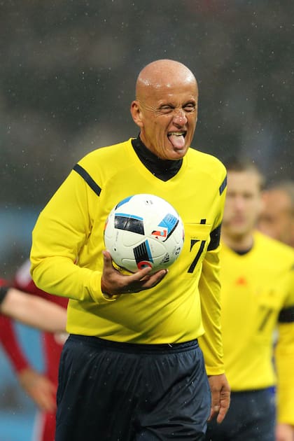 La idea de Collina ya es viral en las redes sociales y tema de conversación entre los futboleros, con opiniones divididas sobre la propuesta del expresivo árbitro.