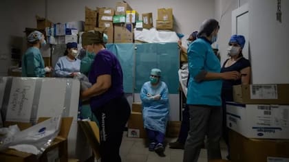 La idea de Nott es formar a cirujanos que puedan a su vez formar a otros cirujanos para tratar este tipo específico de trauma