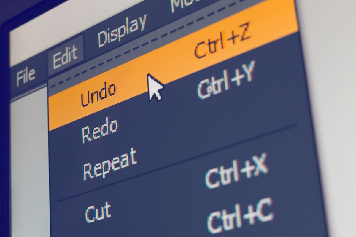 La idea de poder volver atrás un paso en una computadora, y el comando Control+Z, nacieron en 1974