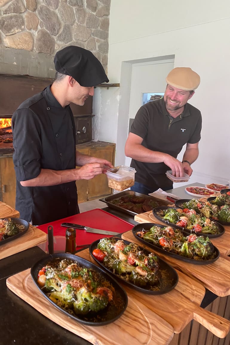 La idea es que las fuentes lleguen del horno a la mesa y que los comensales compartan los platos.