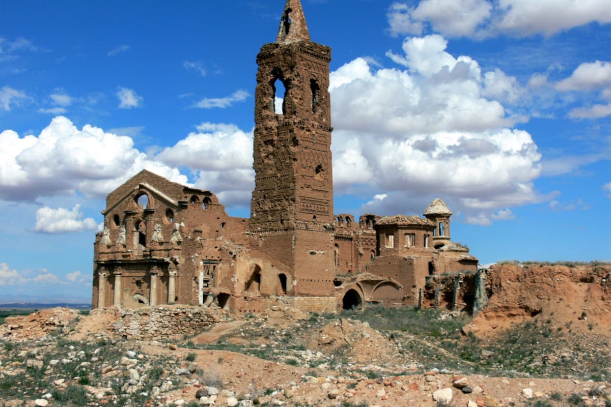 La iglesia de Cordunilla, el pequeño pueblo español que fue abandonado por culpa de supuestos fantasmas y ruidos aterradores