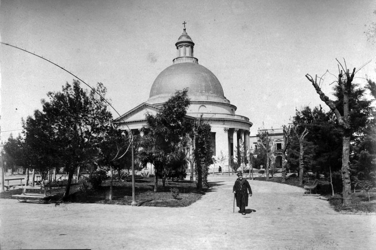 La Iglesia de la Inmaculada Concepción, conocida cariñosamente como “La Redonda”, es el corazón del barrio de Belgrano