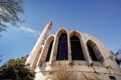 La iglesia San Plácido de Bialet Massé está construida en forma de domo de base esférica.
