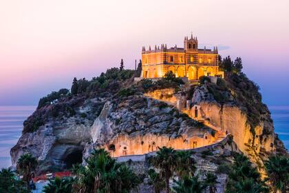 La iglesia Santa Maria del lIsola en Calabria
