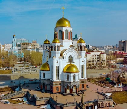 La iglesia Sobre la Sangre Derramada de Ekaterinburgo, construida en el lugar que estaba la casa Ipatiev