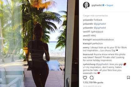 La imagen con la que comenzaron los debates de Instagram; En 2016, la modelo posteo su reflejo en la ventana de un hotel y recibió comentarios por su delgadez que respondió abriendo el debate