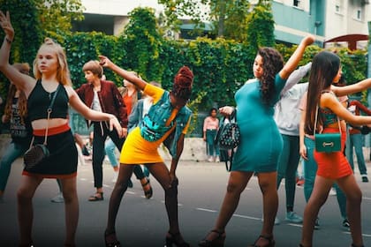 La imagen con la que Netflix anticipa la llegada de la película "Cuties" a su plataforma