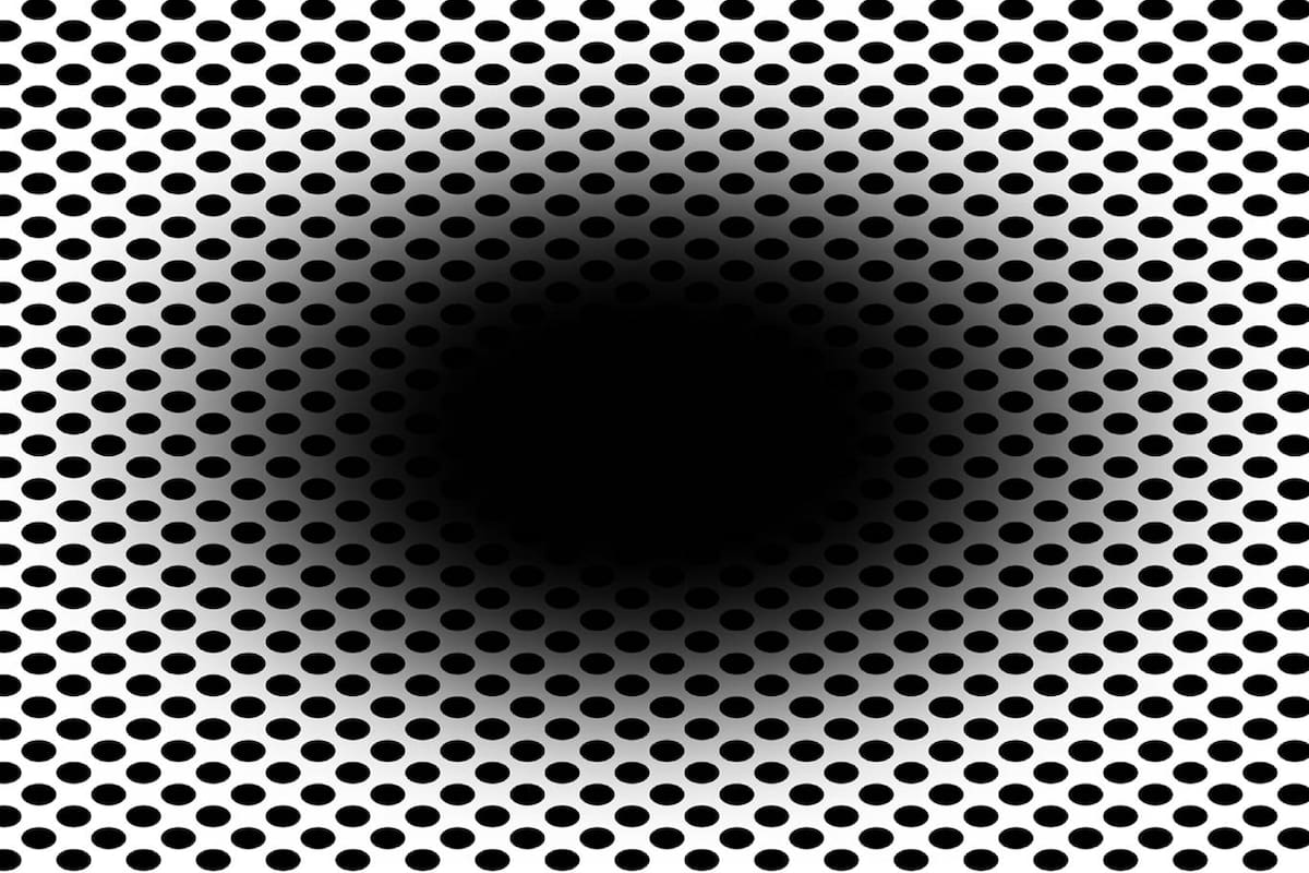 La imagen da la ilusión visual de que uno está ingresando en un hueco negro o en un túnel en la gran mayoría de las personas