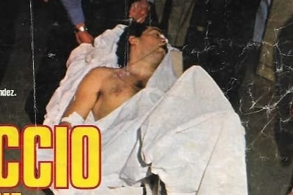 La imagen de Alejandro Puccio, inconsciente y envuelto en sábanas, mientras era retirado de Tribunales, se imprimió en tapa de la revista GENTE con el título: "¿Por qué quiso morir?"