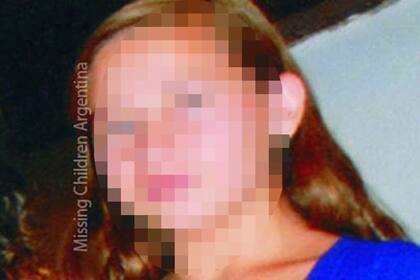 La imagen de C. O. M que figura en la base de datos de Missing Children; la joven había desaparecido en 2011, cuando tenía 14 años