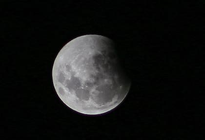 La imagen de la luna previo al eclipse