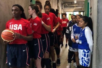 La imagen de las chicas de los Estados Unidos y la mirada de las de El Salvador