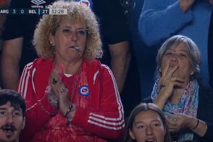 La imagen de las "Patty y Selma" en la cancha de Argentinos Juniors