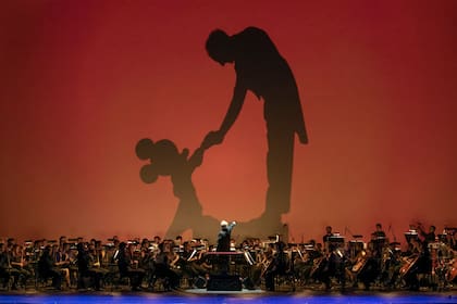 La imagen de Mickey Mouse volverá a ocupar el escenario del Teatro Colón, frente a una gran orquesta
