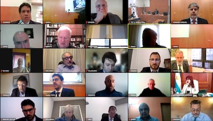 La imagen de todos los conectados al Zoom del juicio del caso Vialidad