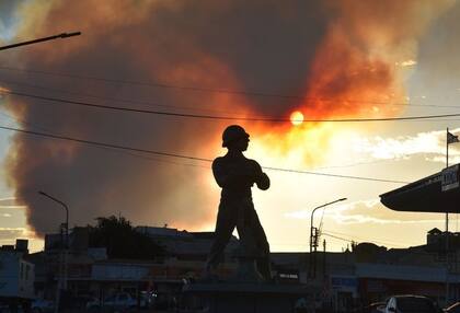 La imagen del humo negro provocado por el incendio