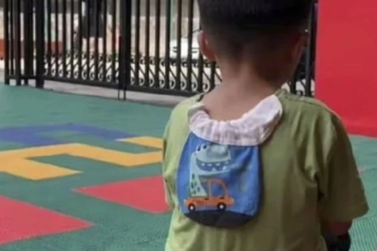 La imagen del infante se viralizó en la red social Weibo