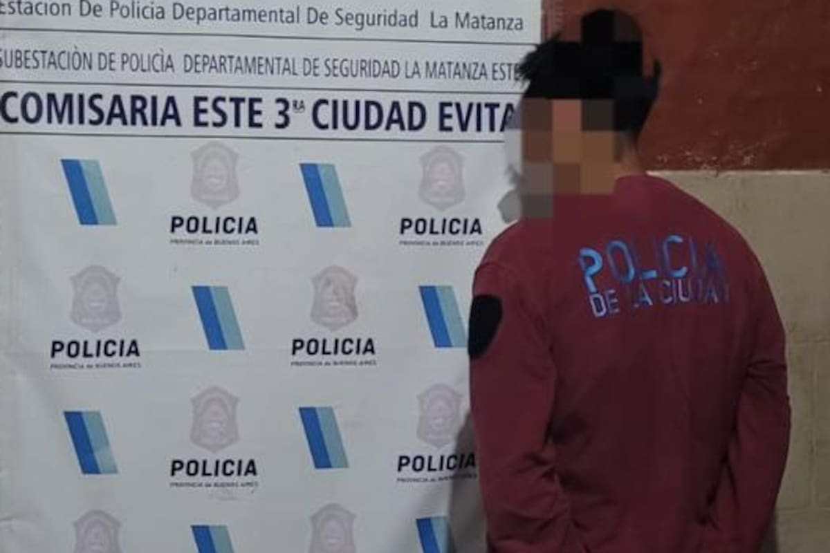 La imagen del policía de la Ciudad detenido por la policía bonaerense que fue liberado esta tarde