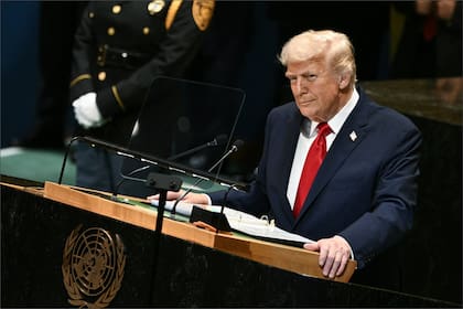 La imagen del presidente Donald Trump llegó a su índice de aprobación más bajo con la guerra en Medio Oriente