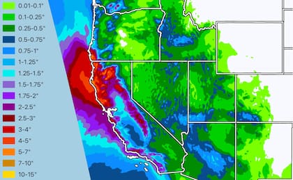 La imagen muestra las zonas de California con pronóstico de más precipitaciones marcadas en rojo