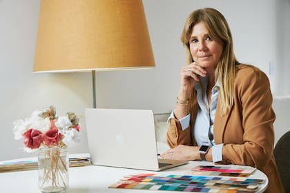 La imagen profesional no se trata solamente de elegir prendas que favorezcan, sino de pensar qué comunica cada elección