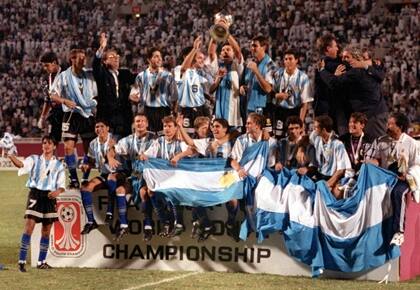 La imagen que ilustra el grupo de Whatsapp de los campeones de Qatar 95