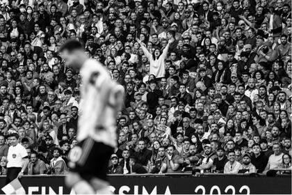 La imagen que se viralizó en las redes y vincula a Diego Maradona
Foto: @aribo.photo