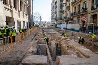 Arreglaban una calle y se encontraron con un valioso tesoro de los tiempos medievales debajo del asfalto