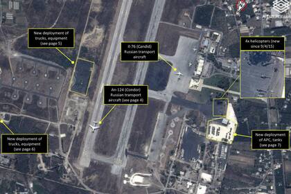 La imagen satelital muestra el despliegue del nuevo armamento ruso en una base militar siria