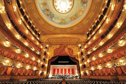 La impactante belleza del Teatro Colón, en el que siguen desfilando vocalistas de renombre, a casi 115 años de su inauguración