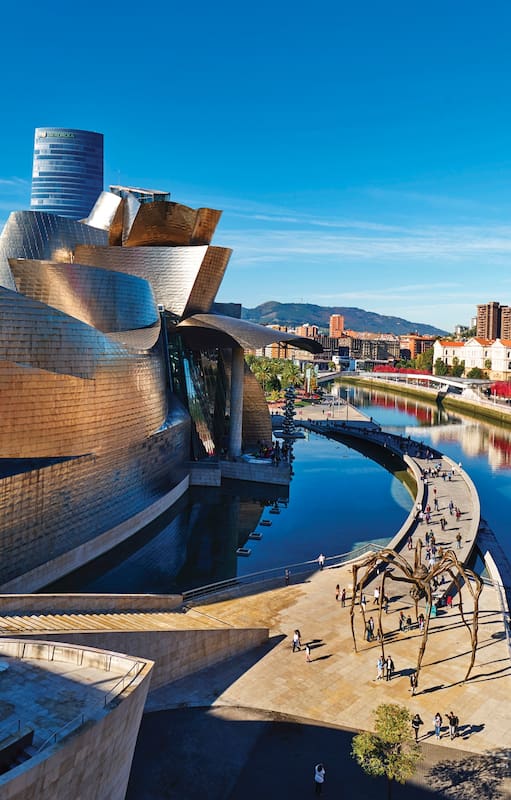 La impactante imagen del museo Guggenheim de Bilbao