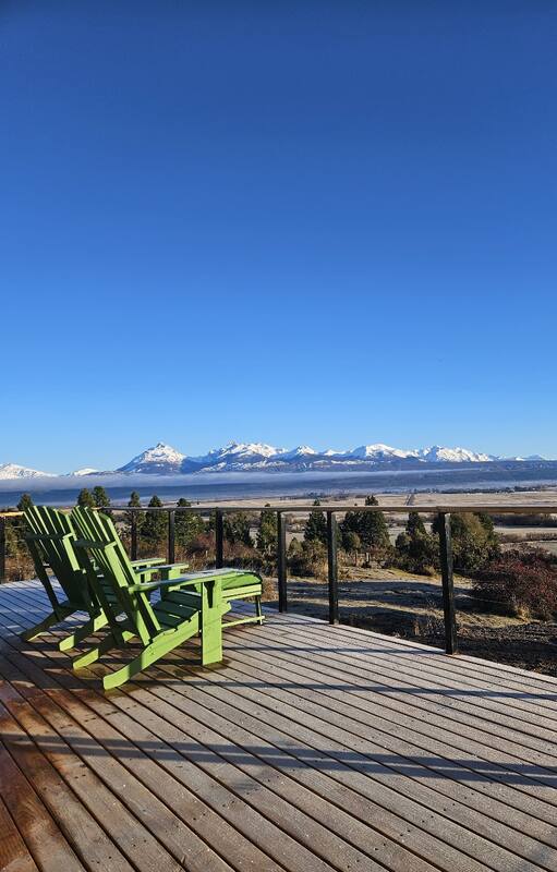 La imponente cordillera de los Andes, con el Trono de Nubes, desde la terraza del nuevo glamping.