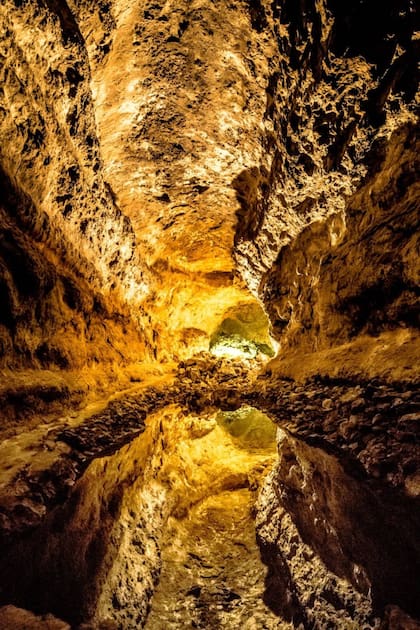 La imponente postal de la cueva de los Verdes, en la isla de Lanzerote, España