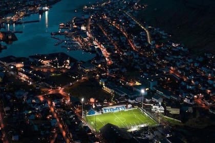 La imponente vista del estadio de Klaksvik