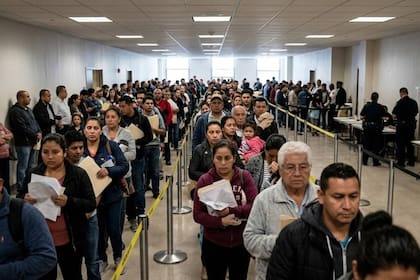 La inasistencia a una audiencia puede derivar en una orden de deportación si la persona no llega a la hora fijada