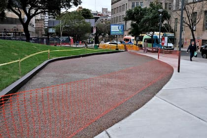 Los últimos detalles en la Plaza Houssay