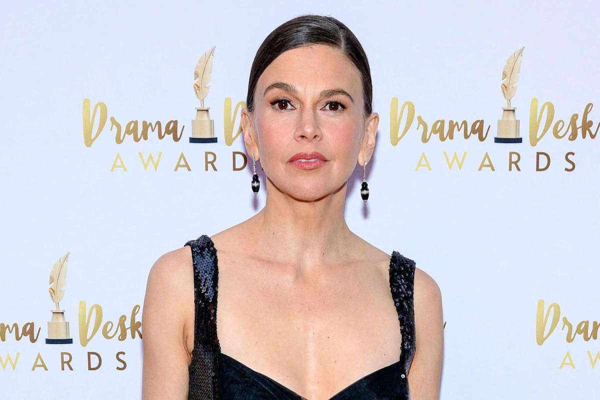 La incómoda reacción de Sutton Foster cuando le preguntaron por el sarcástico comentario de la ex de Hugh Jackman
