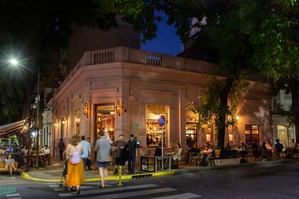 La inconfundible esquina de Jorge Luis Borges y Guatemala, en Palermo