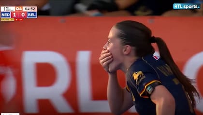 La incredulidad de Famke Van Heel tras el gol anulado a Bélgica ante Países Bajos
