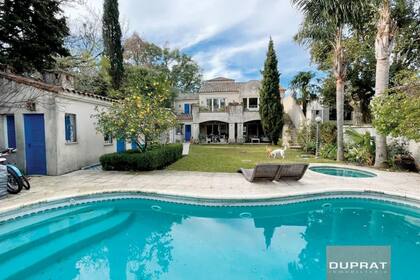 La increíble casa de Juana Viale en Barrio Parque, en venta