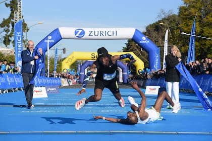 La increíble definición en la Maratón de Sevilla entre Kitata Tola y su compatriota Asrar Abderehman