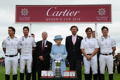 La Indiana, con la reina Isabel II:Facundo Pieres, Nic Roldán, Michael Bickford y Alec White