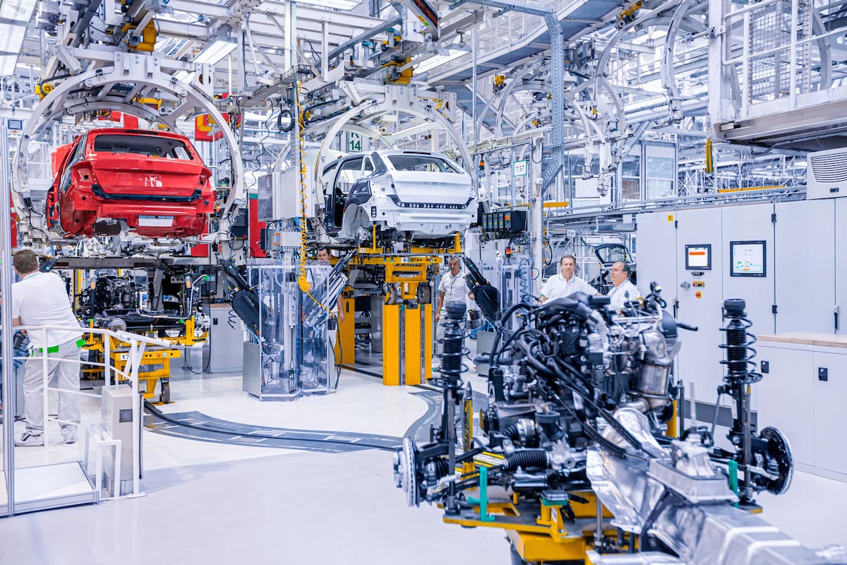 La industria manufacturera creció, según el último dato del EMAE