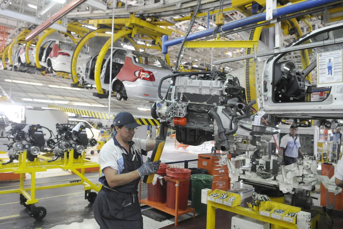La industria manufacturera fue el sector que tuvo la mayor caída de actividad en la medición interanual, según el Indec