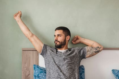 La inercia del sueño es ese período temporal de confusión, desorientación y rendimiento disminuido que ocurre al despertarse (imagen ilustrativa)