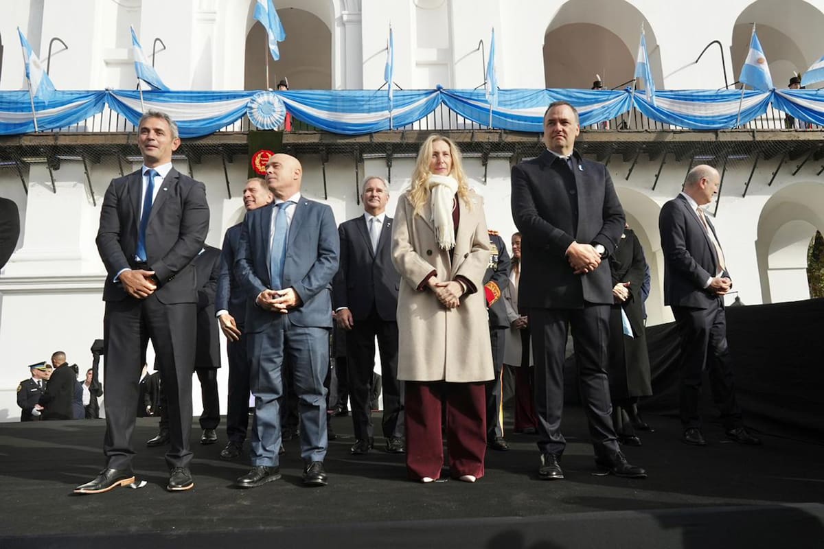 La inercial dinámica autodestructiva en la que cayó el Gobierno entre comienzos de marzo y mediados de este mes se rompió