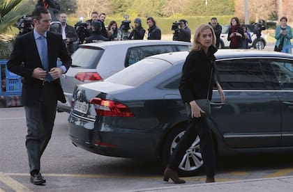 La infanta Cristina e Iñaki Urdangarin, a su llegada ayer al tribunal de Palma de Mallorca